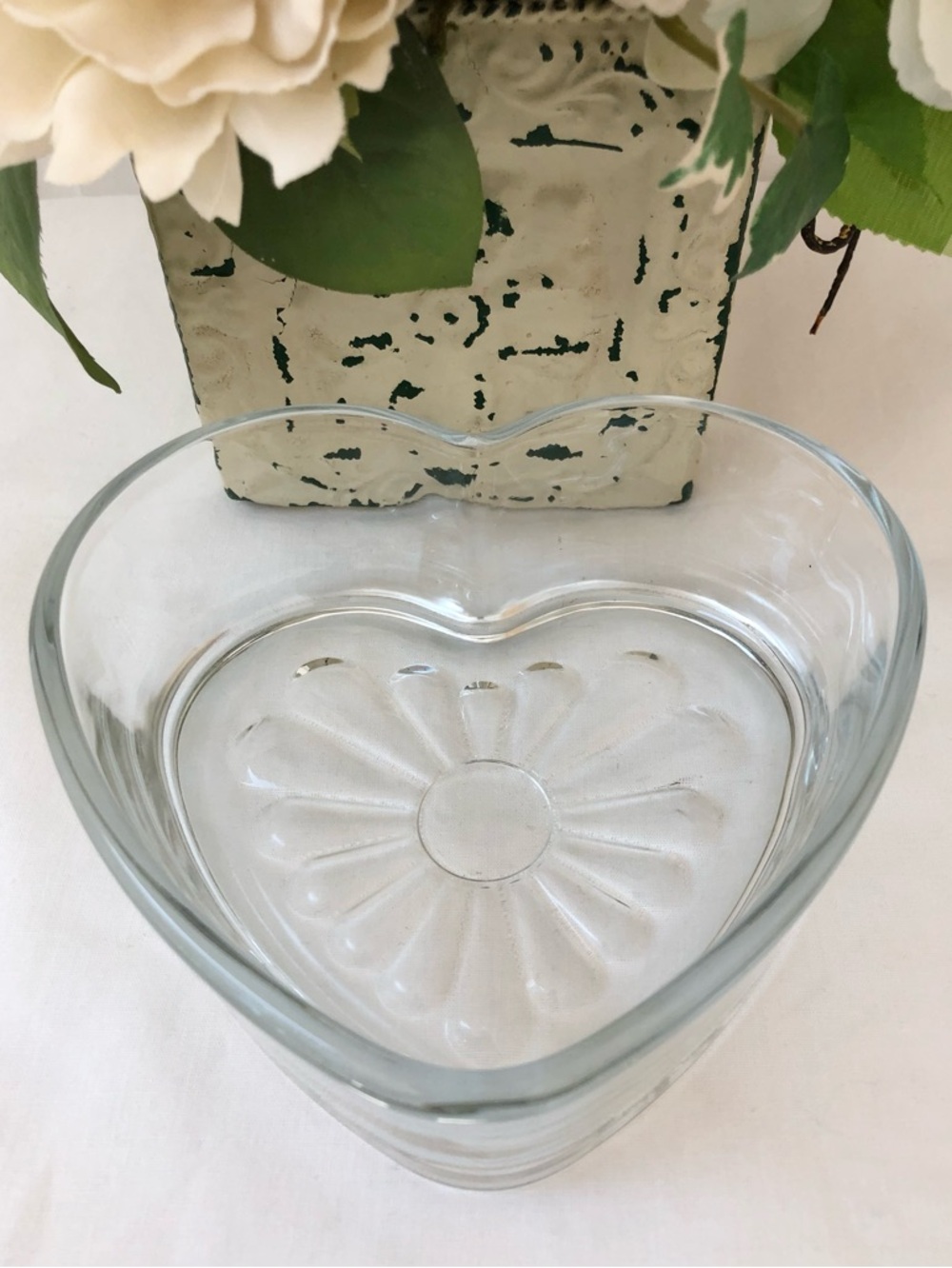 Vintage 1980’s Libbey Heart Shaped Daisy Bottom Glass Trinket Dish